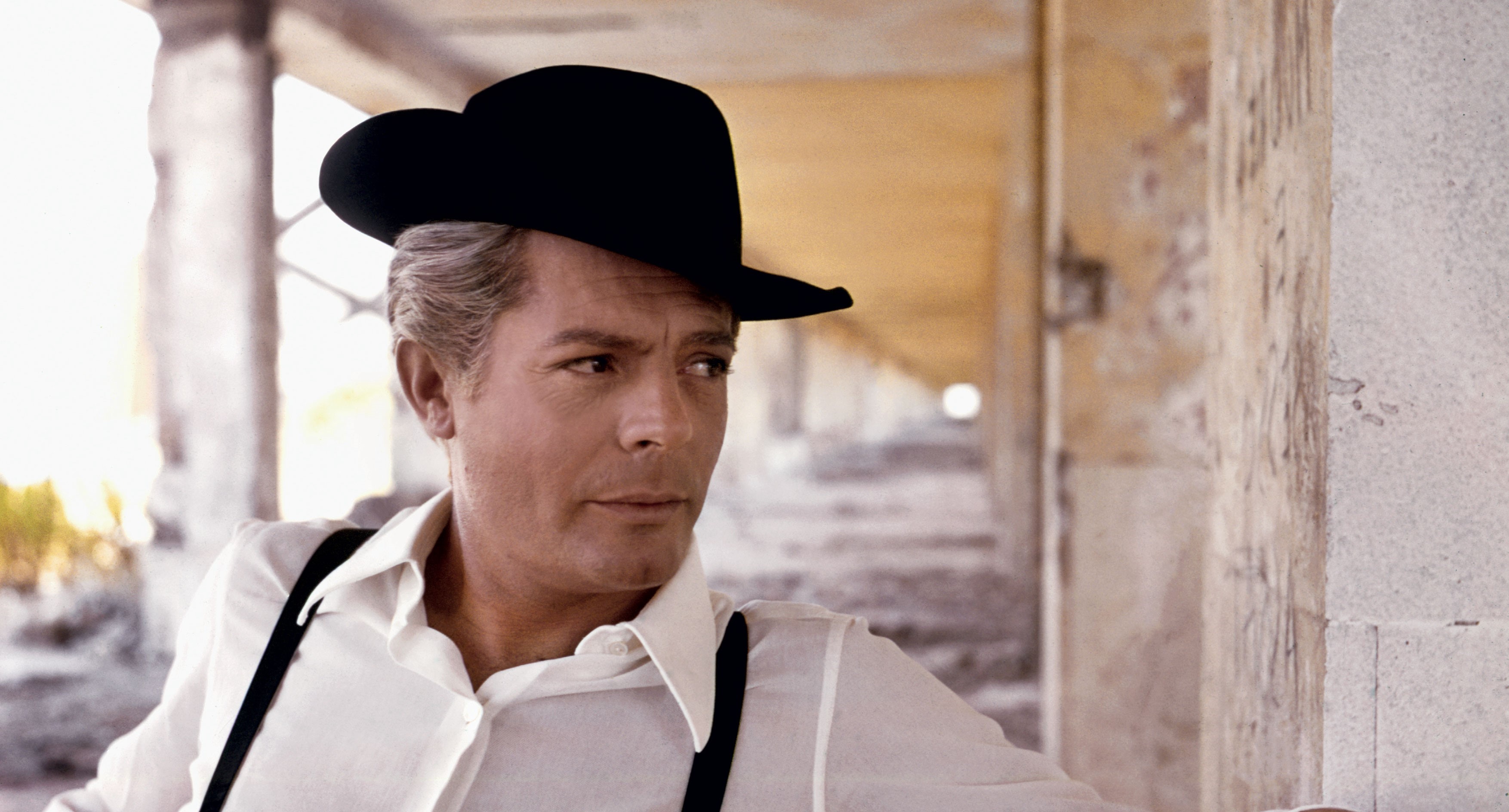 Mastroianni. Ieri, Oggi, Sempre